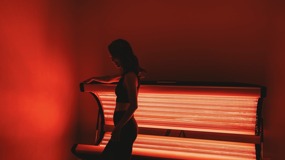 Red light therapy bed at Solara Wellness in Poplar Bluff, Missouri